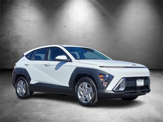 2026 Hyundai Kona SE photo 3