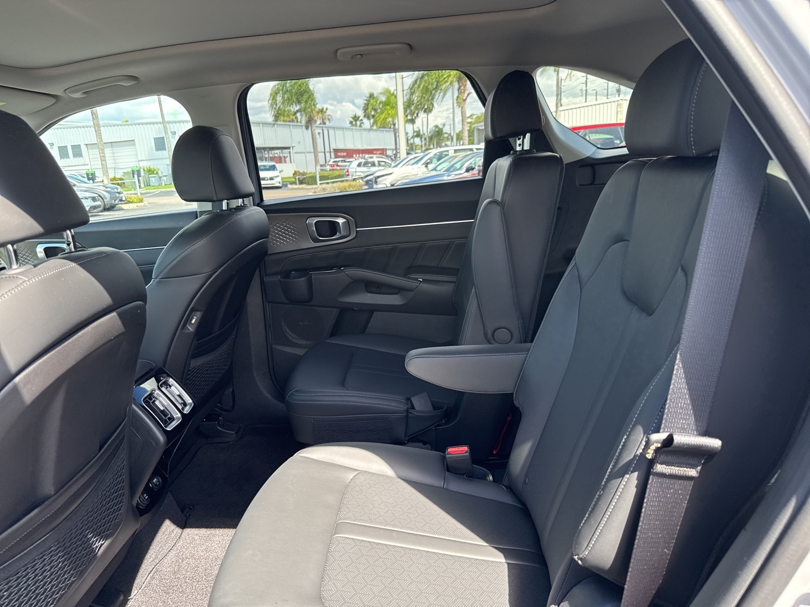 2023 Kia Sorento SX photo 7