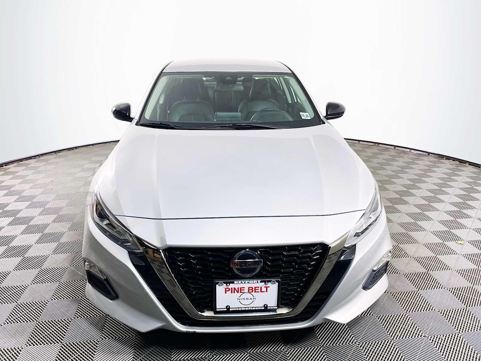2021 Nissan Altima 2.5 SR photo 2