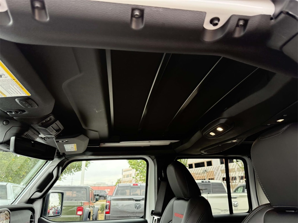2025 Jeep Wrangler Rubicon X photo 4