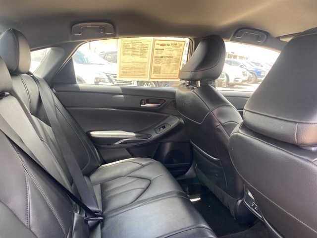 2022 Toyota Avalon Hybrid XLE Plus photo 13