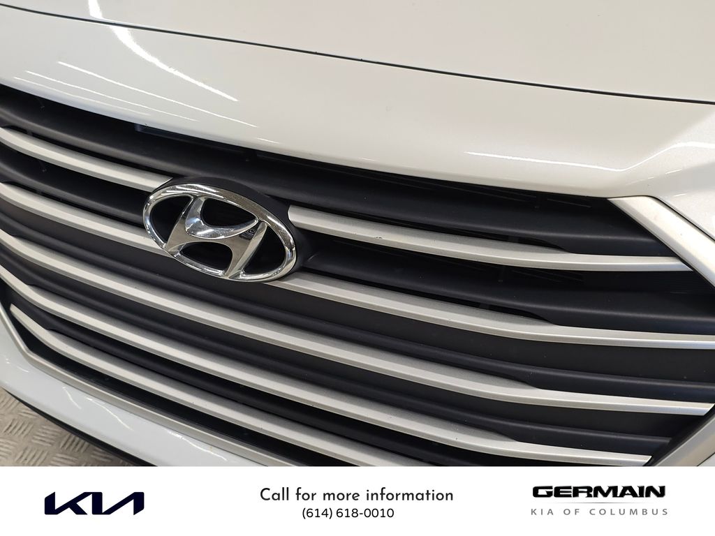 2018 Hyundai Elantra SEL photo 8