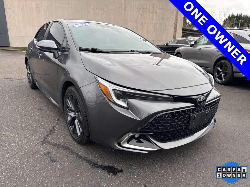 2024 Toyota Corolla Hatchback XSE's photo