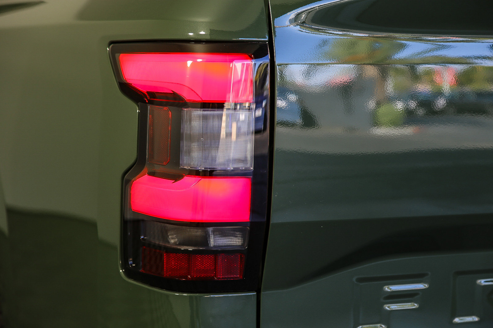 2025 Nissan Frontier SV photo 7