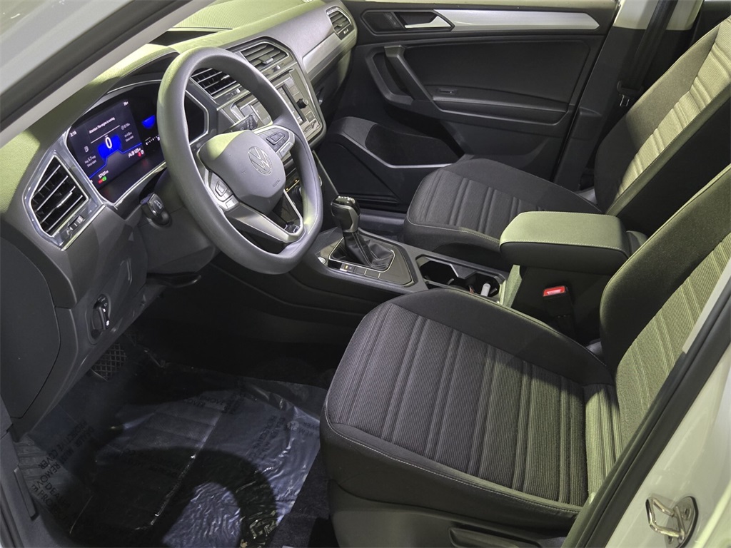 2023 Volkswagen Tiguan S photo 10