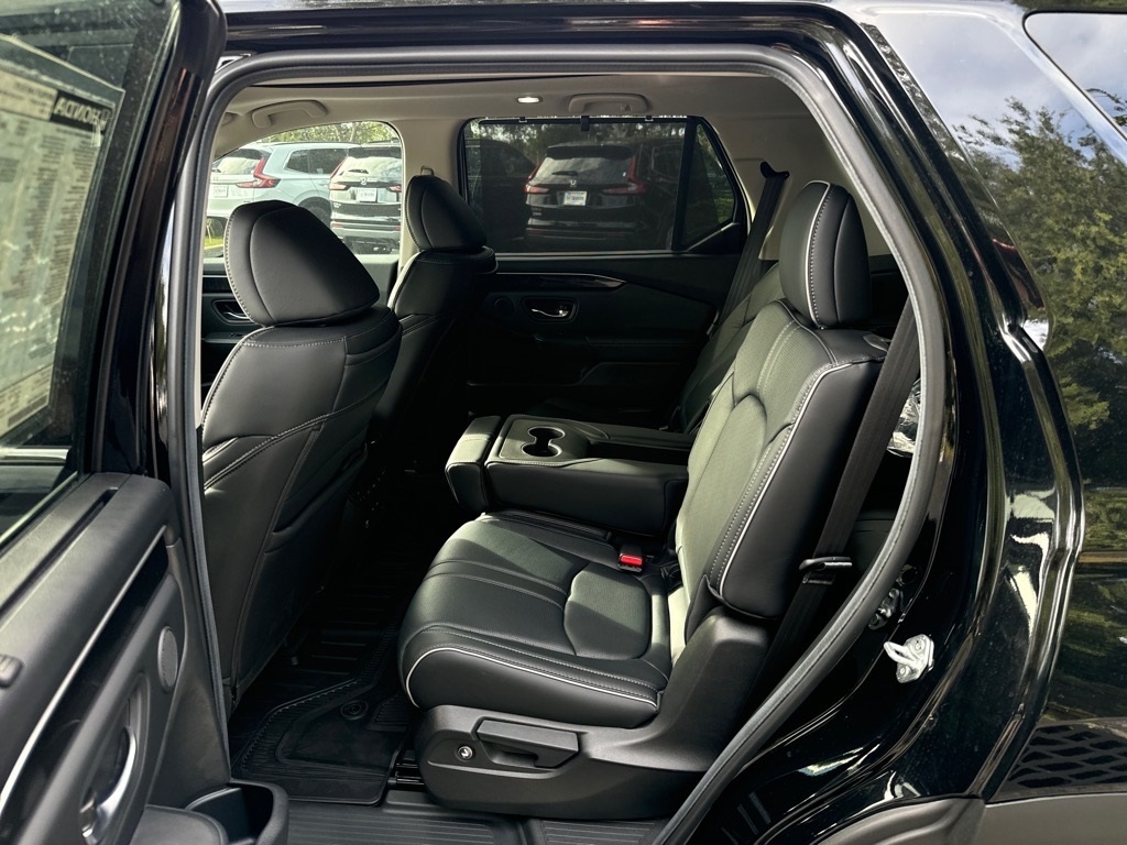 2025 Honda Pilot Elite photo 9