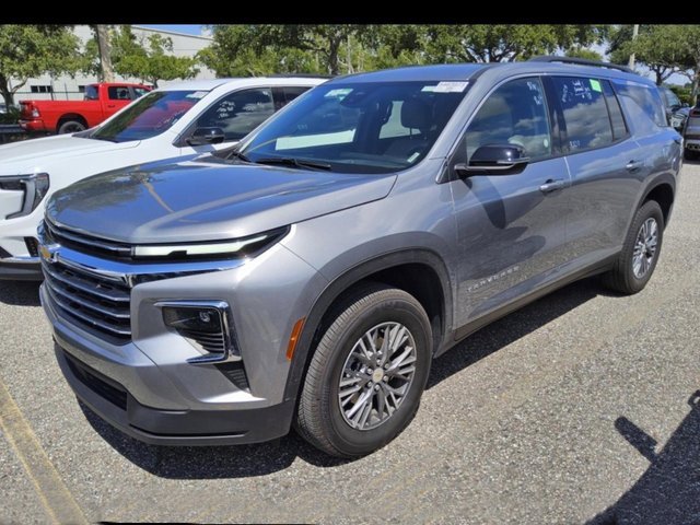 2025 Chevrolet Traverse photo 5