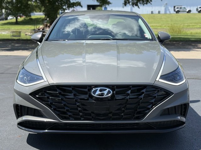 2022 Hyundai Sonata SEL photo 2