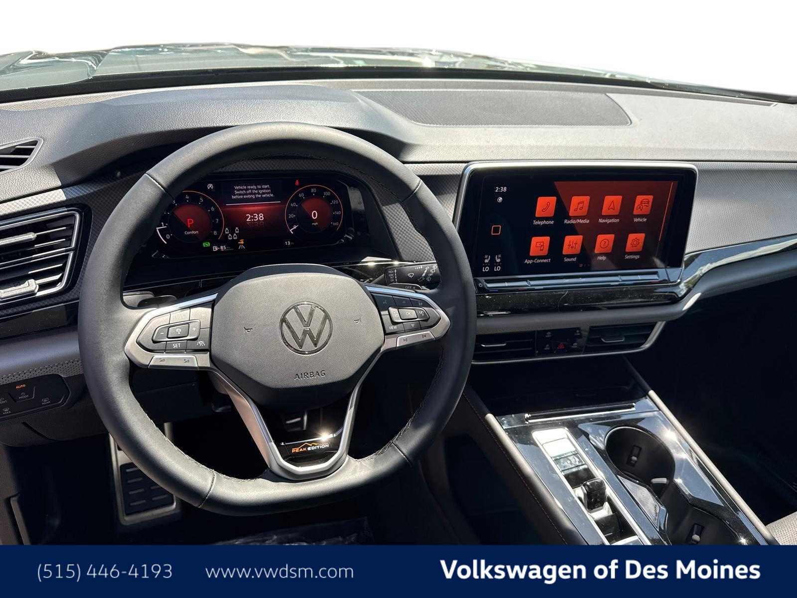 2025 Volkswagen Atlas Peak Edition SE photo 2