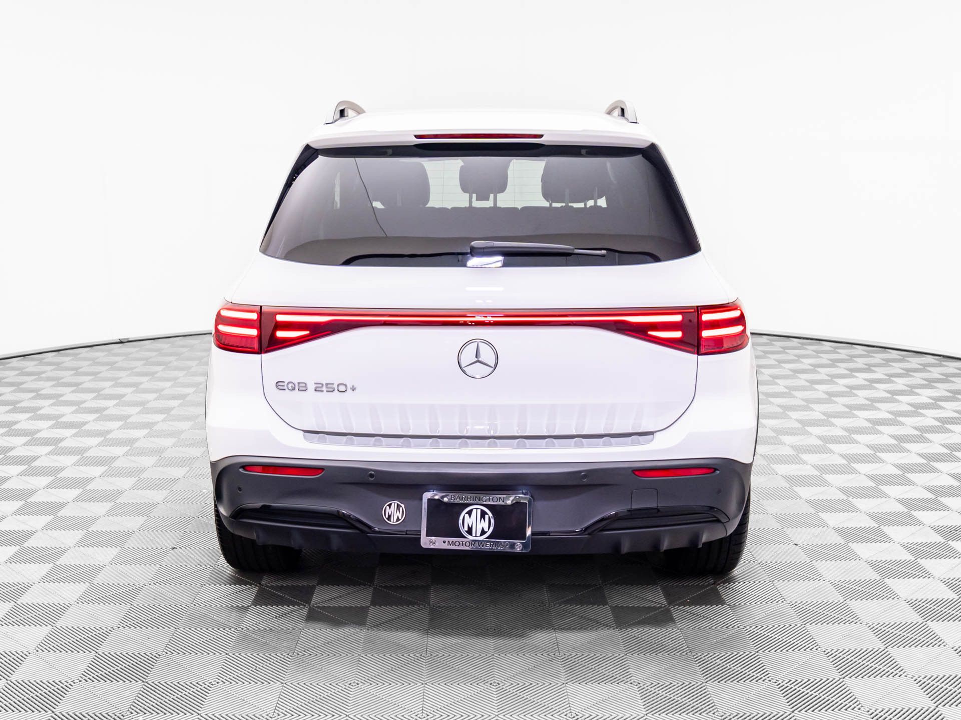 2024 Mercedes Benz EQB 250+ photo 4