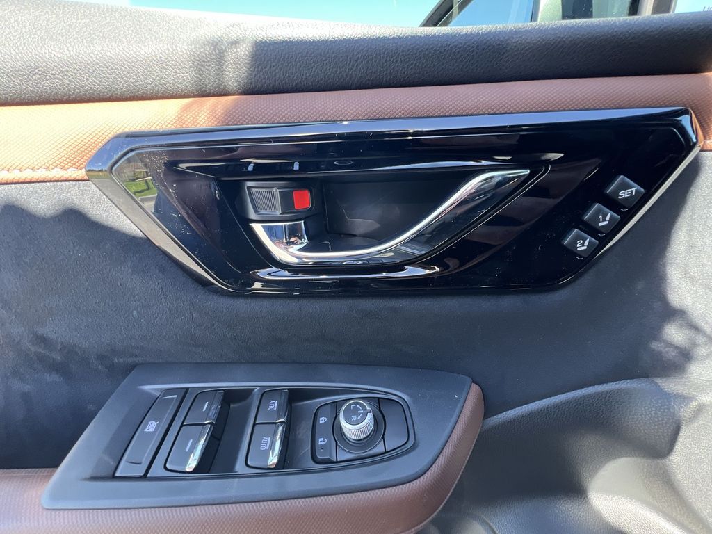 2025 Subaru Forester Touring photo 23