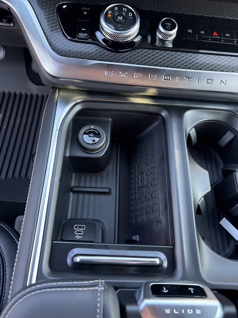 2025 Ford Expedition Platinum photo 21