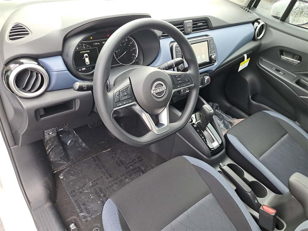 2025 Nissan Versa 1.6 SV photo 16