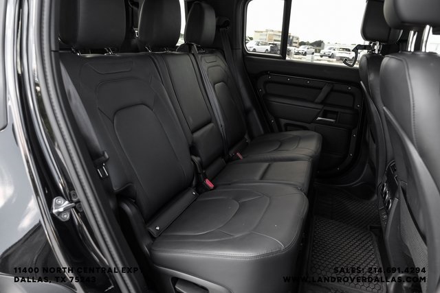 2025 Land Rover Defender 110 X-Dynamic SE photo 31