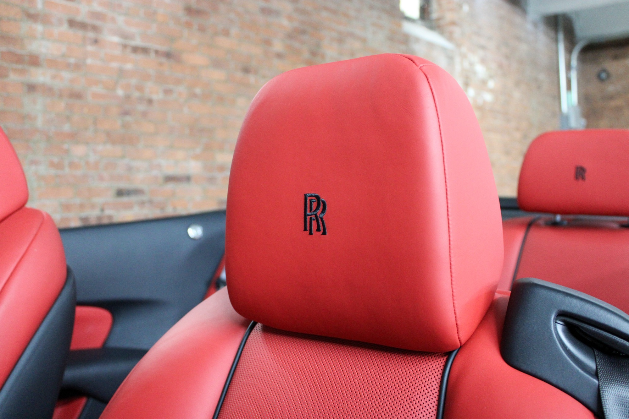 2019 Rolls Royce Dawn photo 18