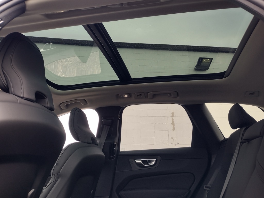 2026 VOLVO XC60 - Image 20