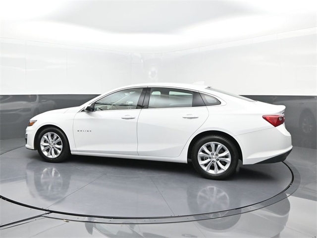 2024 Chevrolet Malibu 1LT photo 3