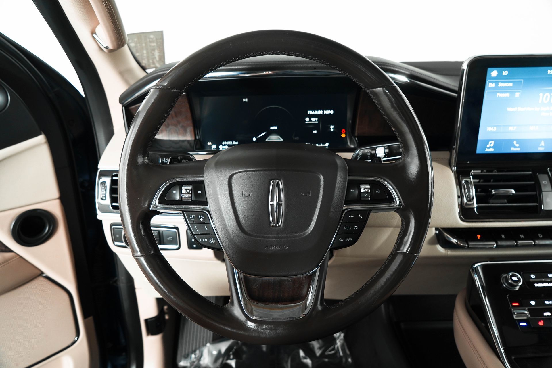 2018 Lincoln Navigator L Reserve photo 26