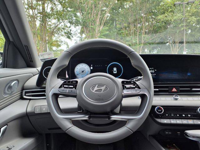 2025 Hyundai Elantra SEL Convenience photo 10