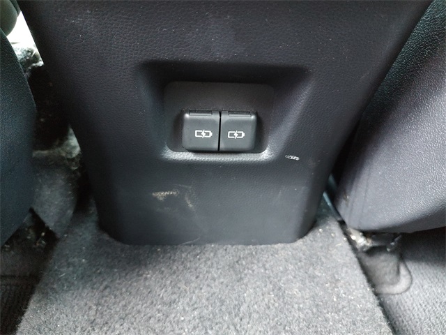 2022 Toyota RAV4 Hybrid XLE photo 16