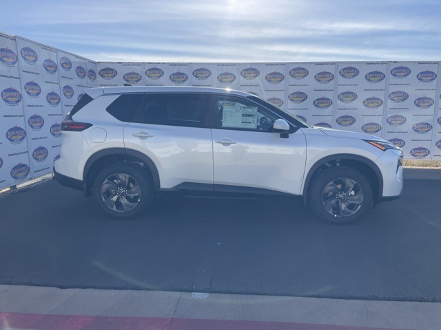 2026 Nissan Rogue SV's photo