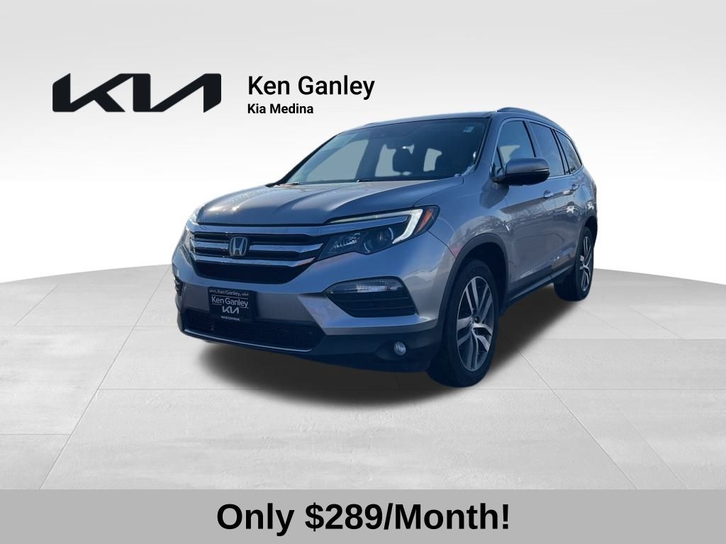 2017 Honda Pilot Elite's photo