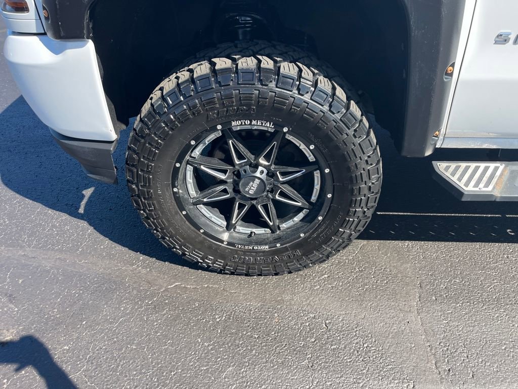 2016 Chevrolet Silverado 1500 Custom photo 33