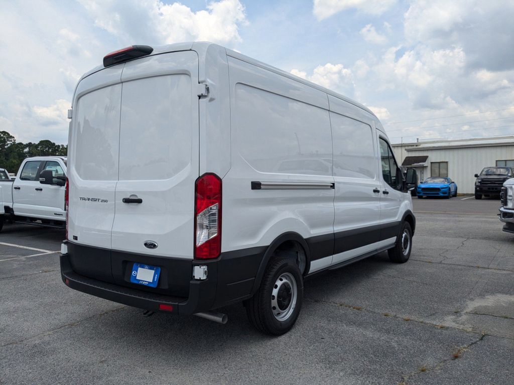 2025 Ford Transit photo 4