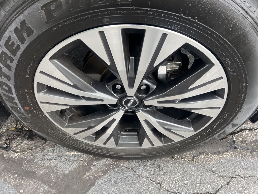 2023 Nissan Rogue SV photo 35