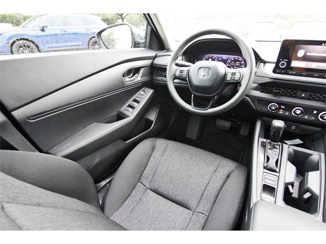 2025 Honda Accord LX photo 5