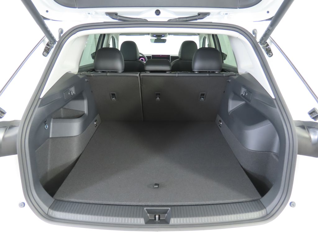 2025 Volkswagen Tiguan SE photo 28