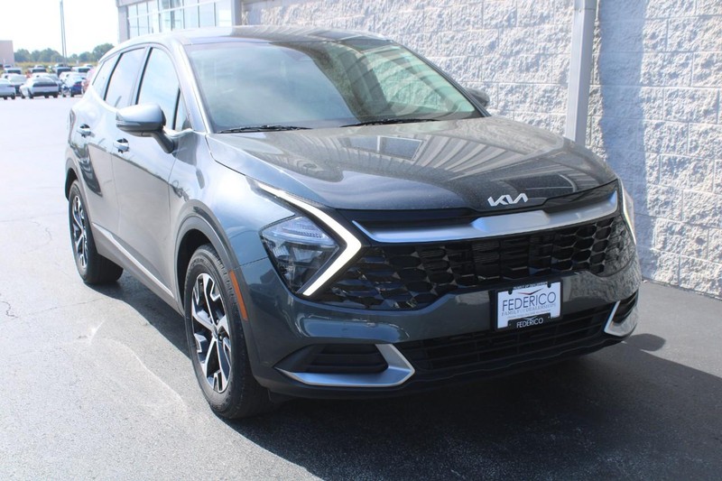 2023 Kia Sportage EX photo 2