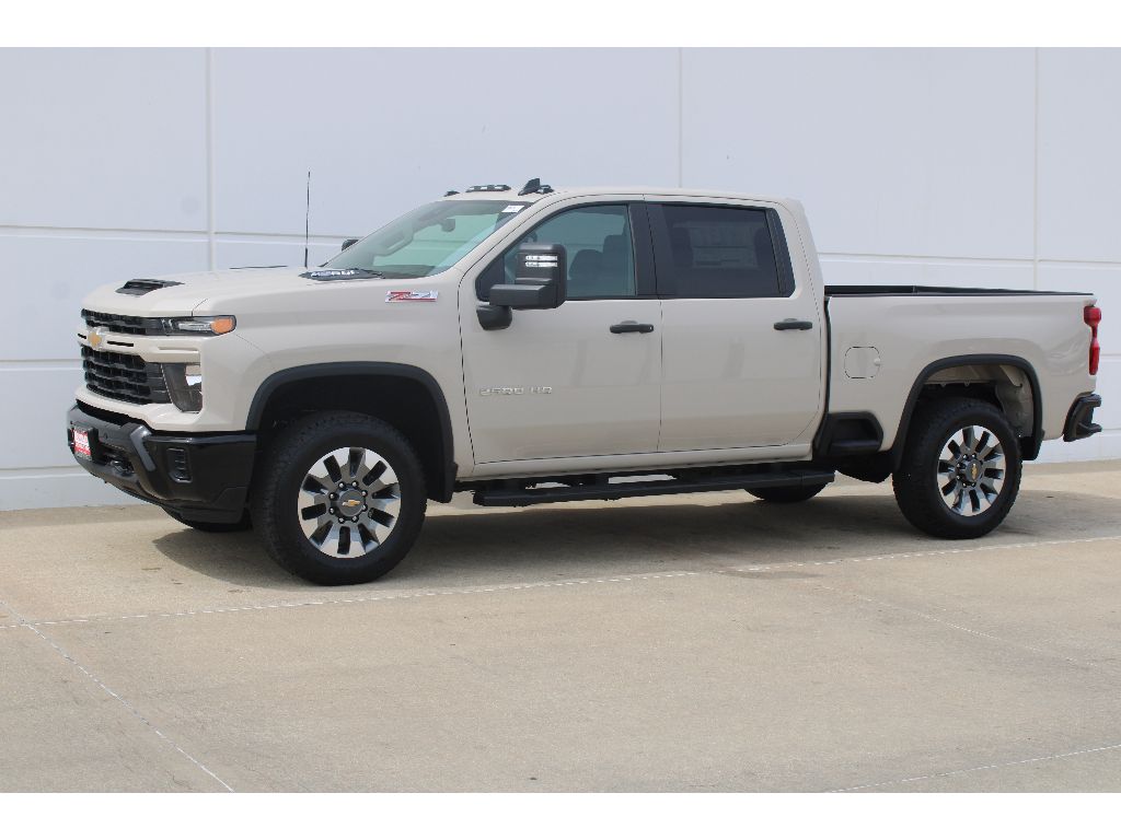 2026 Chevrolet Silverado 2500HD Custom's photo
