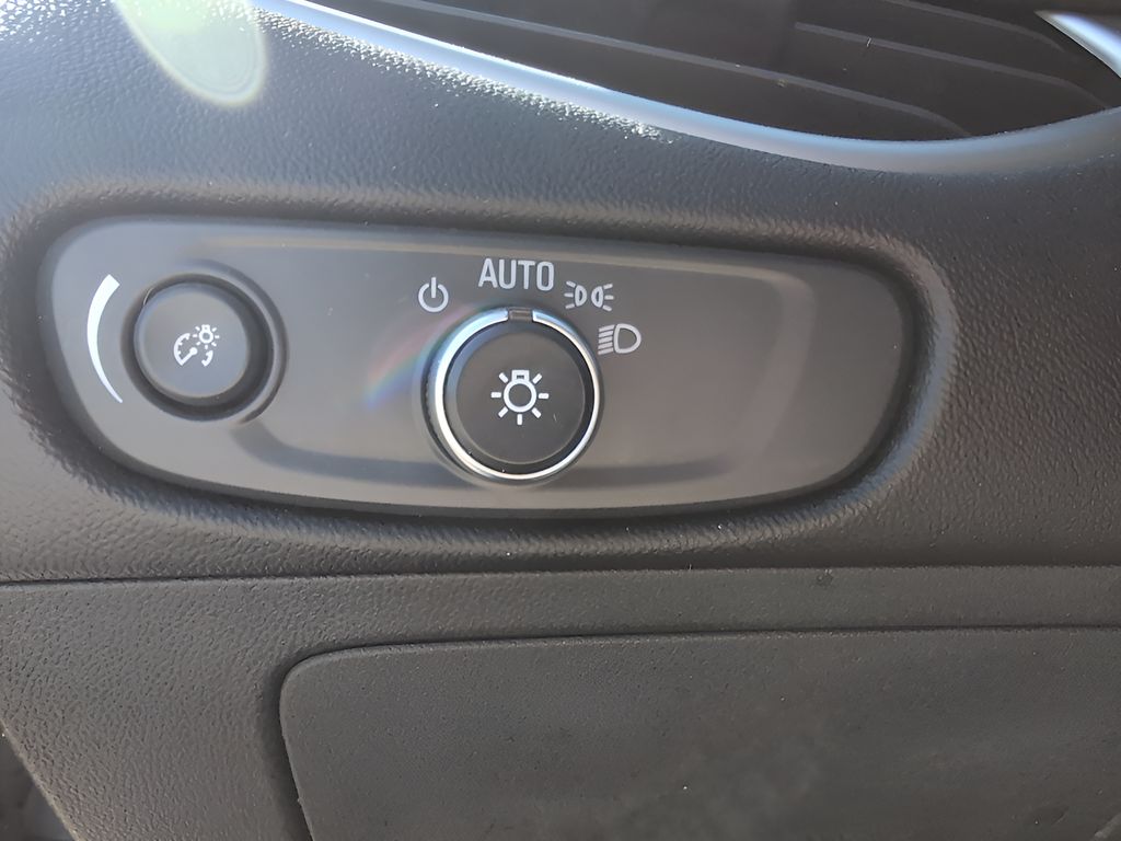 2023 Chevrolet Malibu 1LT photo 14
