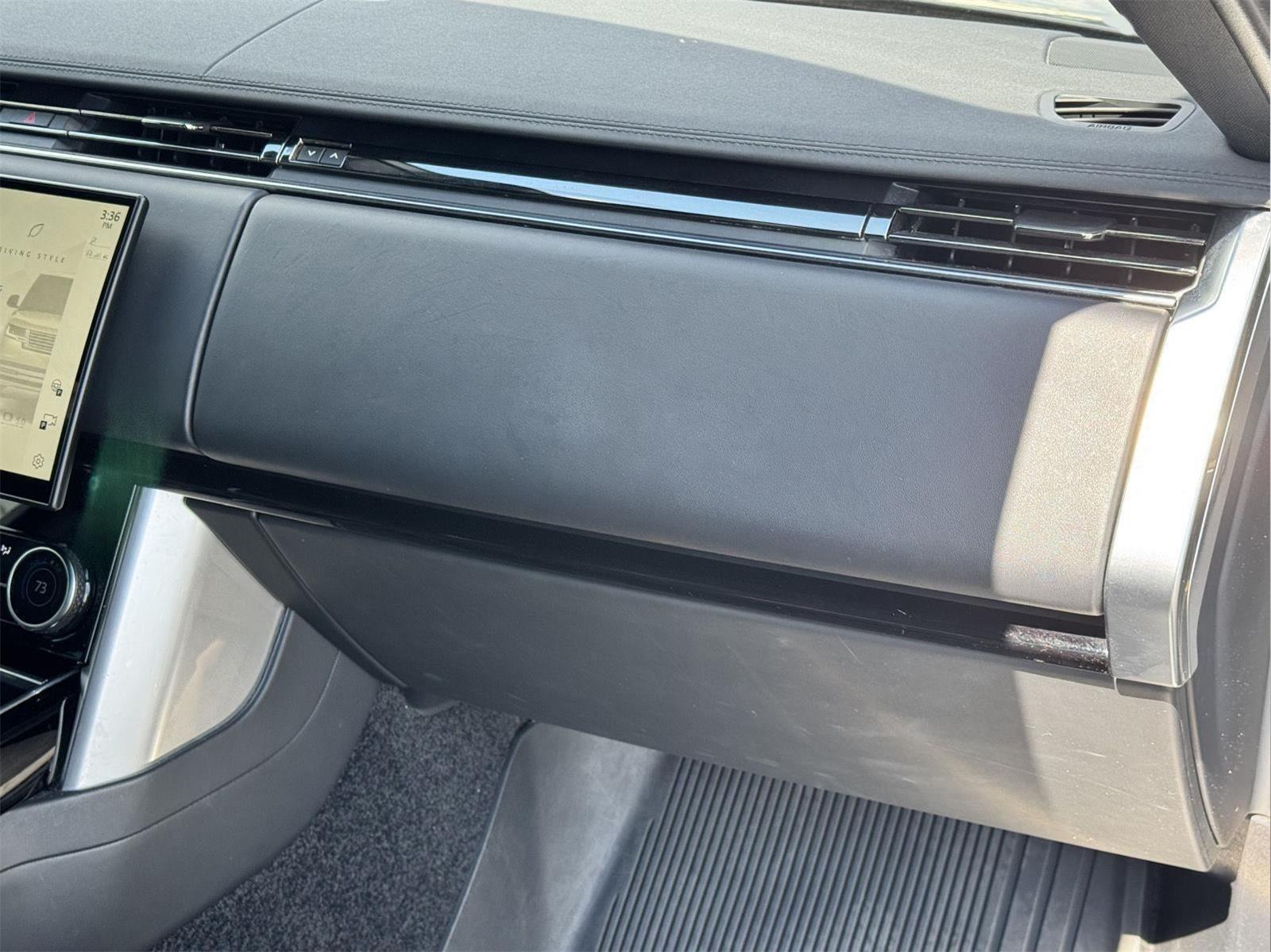 2023 Land Rover Range Rover SE photo 18