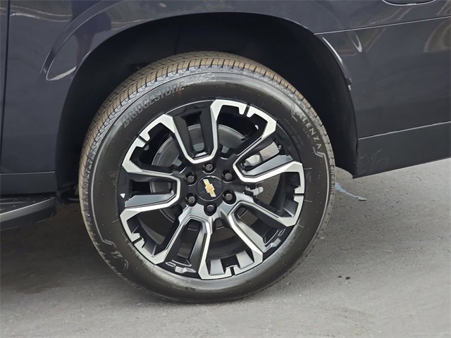 2025 Chevrolet Suburban Premier photo 34
