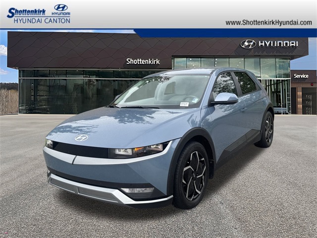 2023 Hyundai IONIQ 5 SEL's photo