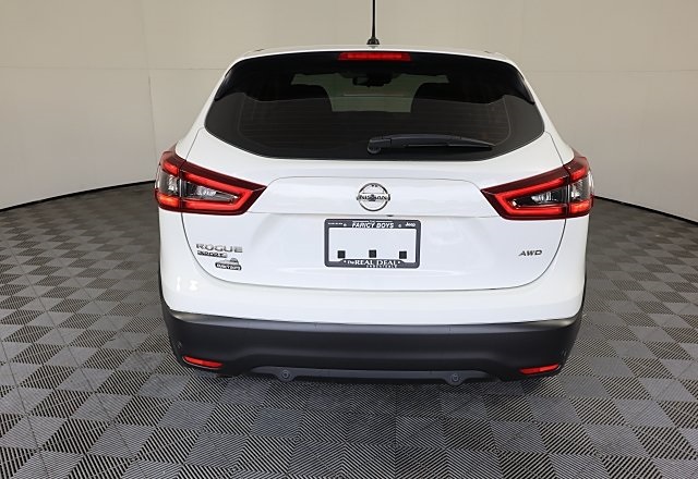 2022 Nissan Rogue Sport S photo 3