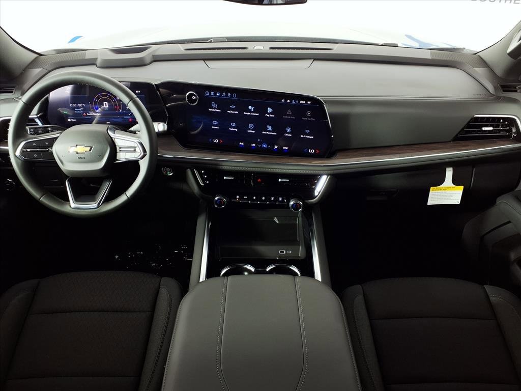 2026 Chevrolet Suburban LS photo 3