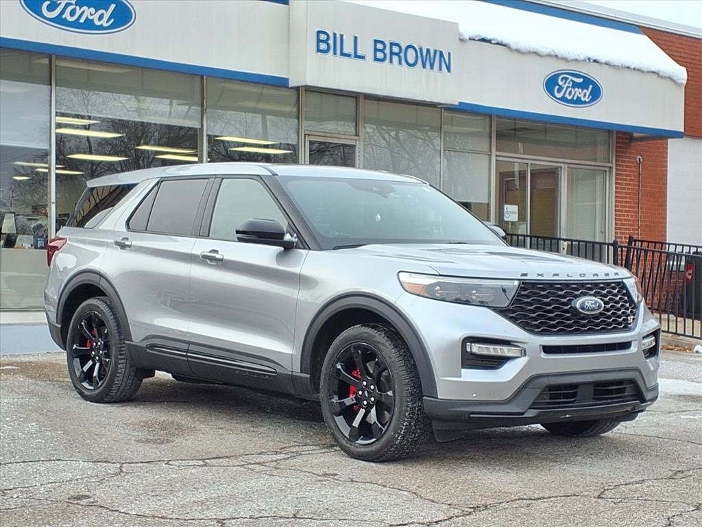2022 Ford Explorer ST's photo