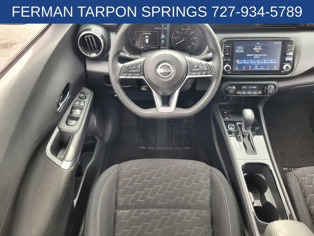 2022 Nissan Kicks SV photo 12