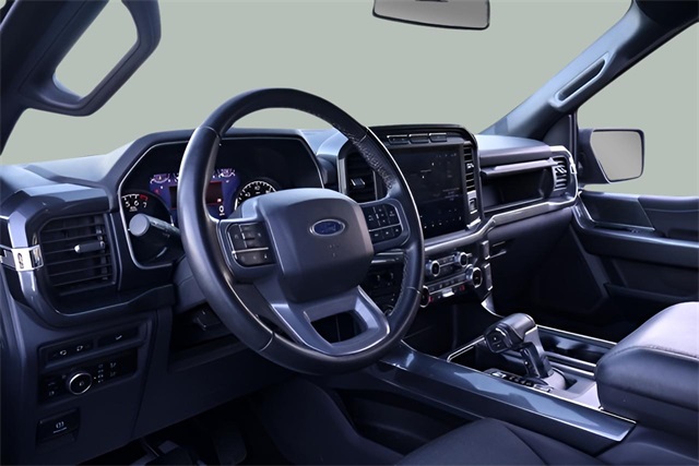 2023 Ford F-150 XLT photo 2