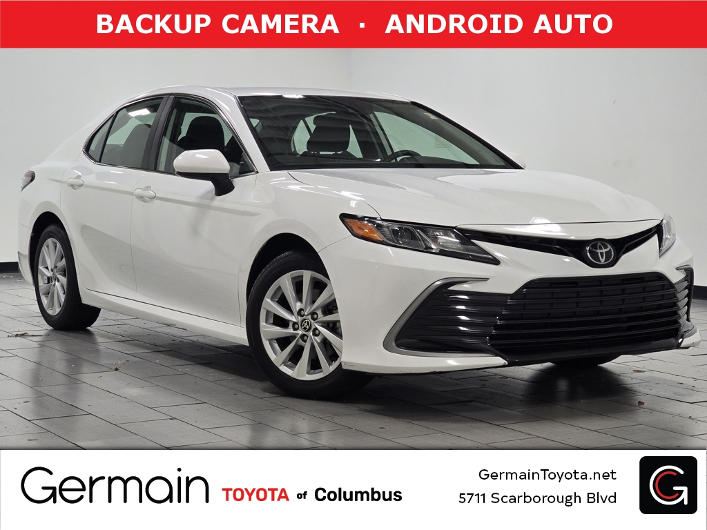 2024 Toyota Camry LE's photo