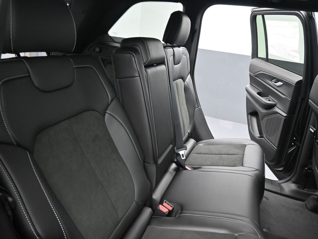 2025 Jeep Grand Cherokee Altitude X photo 22