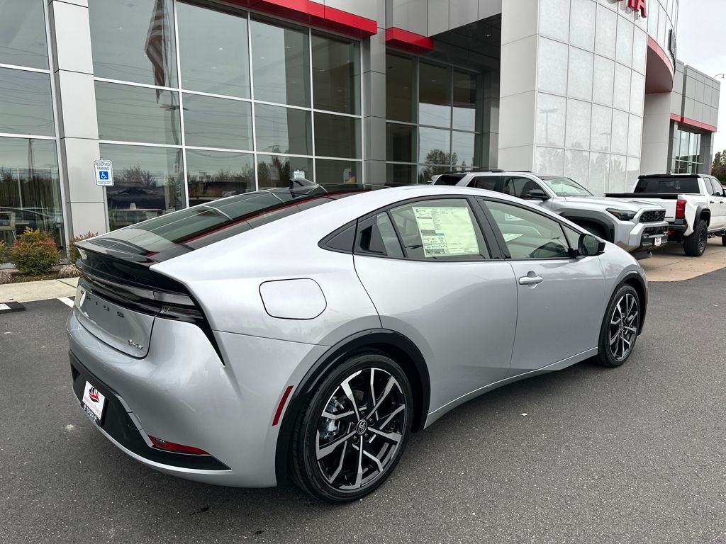 2026 Toyota Prius Plug-in Hybrid XSE photo 3