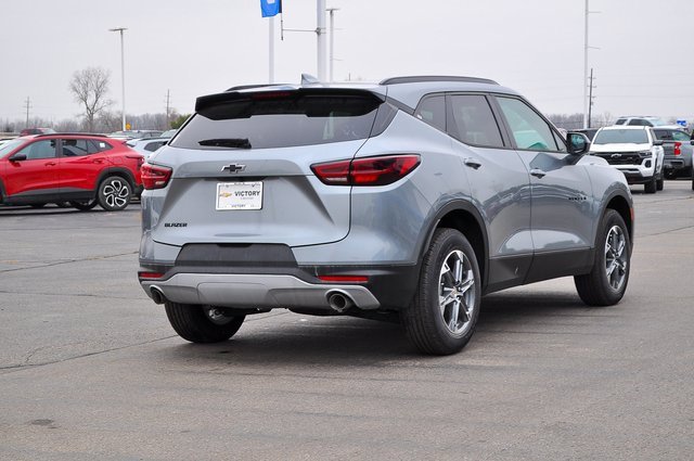 2025 Chevrolet Blazer 2LT photo 3