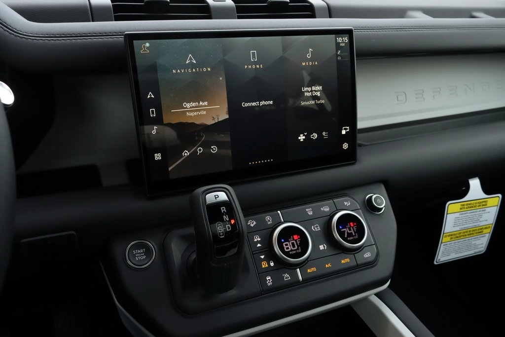 2025 LAND ROVER DEFENDER - Image 16