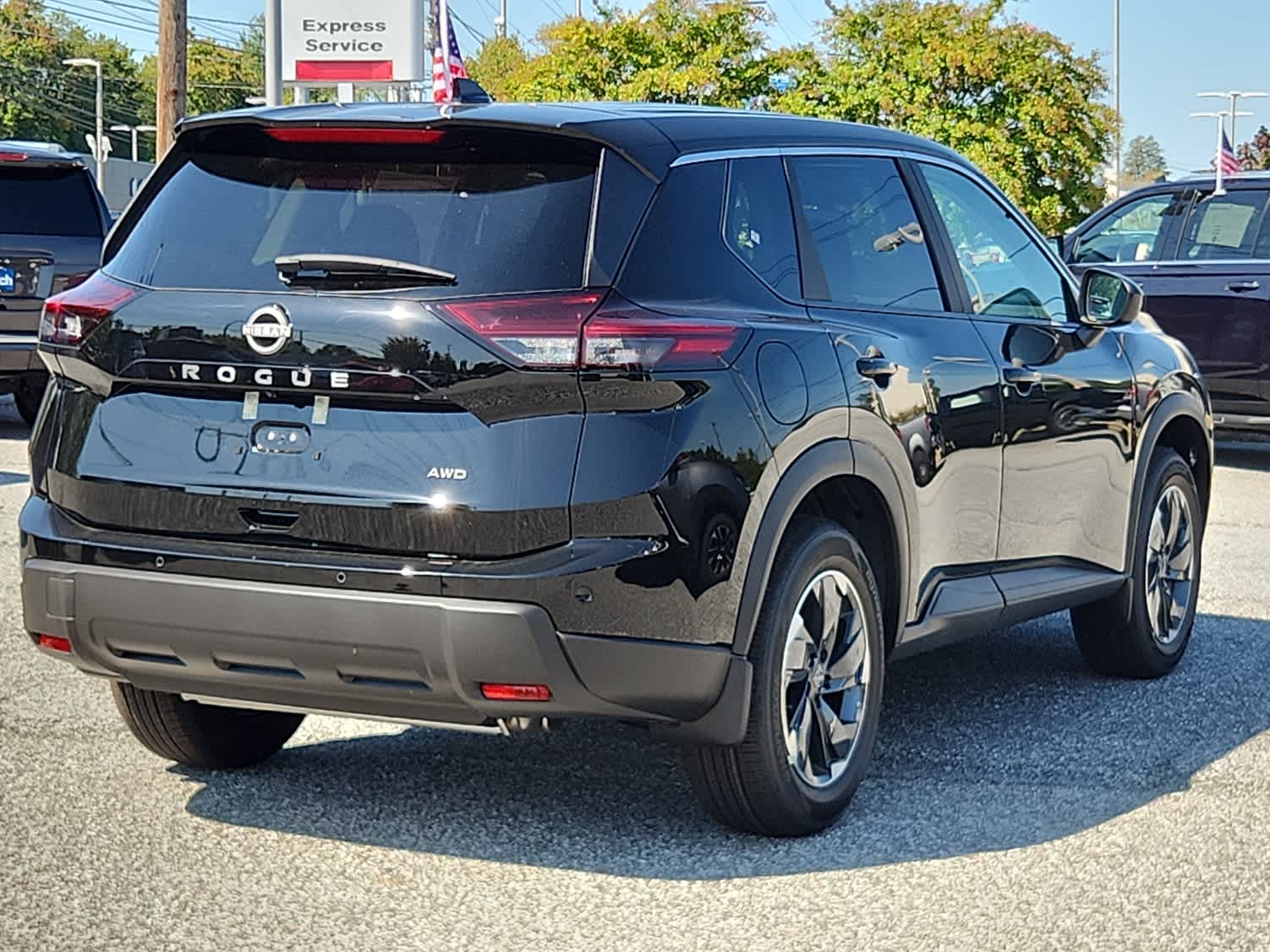 2026 Nissan Rogue SV AWD photo 2