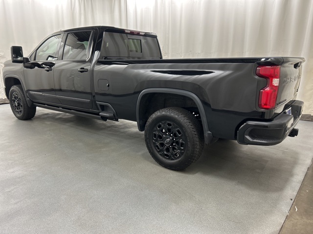 2024 Chevrolet Silverado 3500HD High Country photo 3
