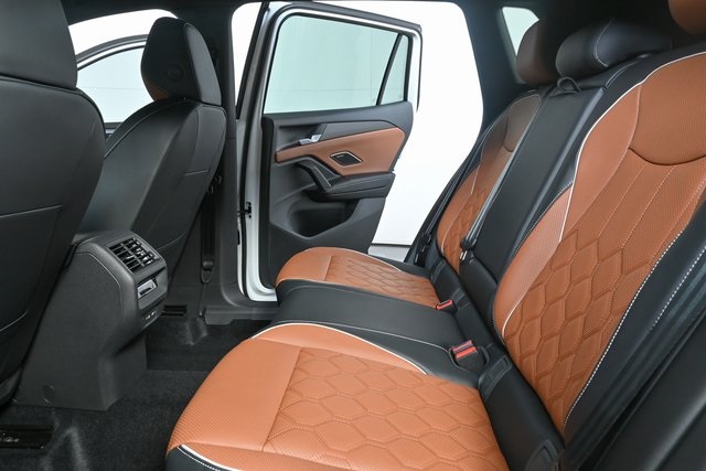 2025 Volkswagen Tiguan SEL R-Line Black photo 15